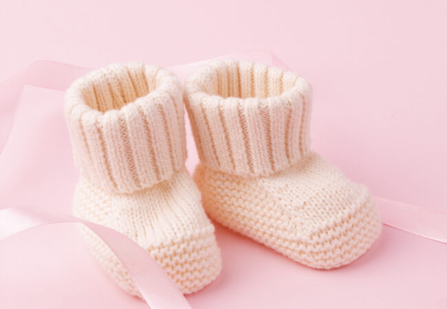 close-up-adorable-knitted-socks close-up-adorable-knitted-socks